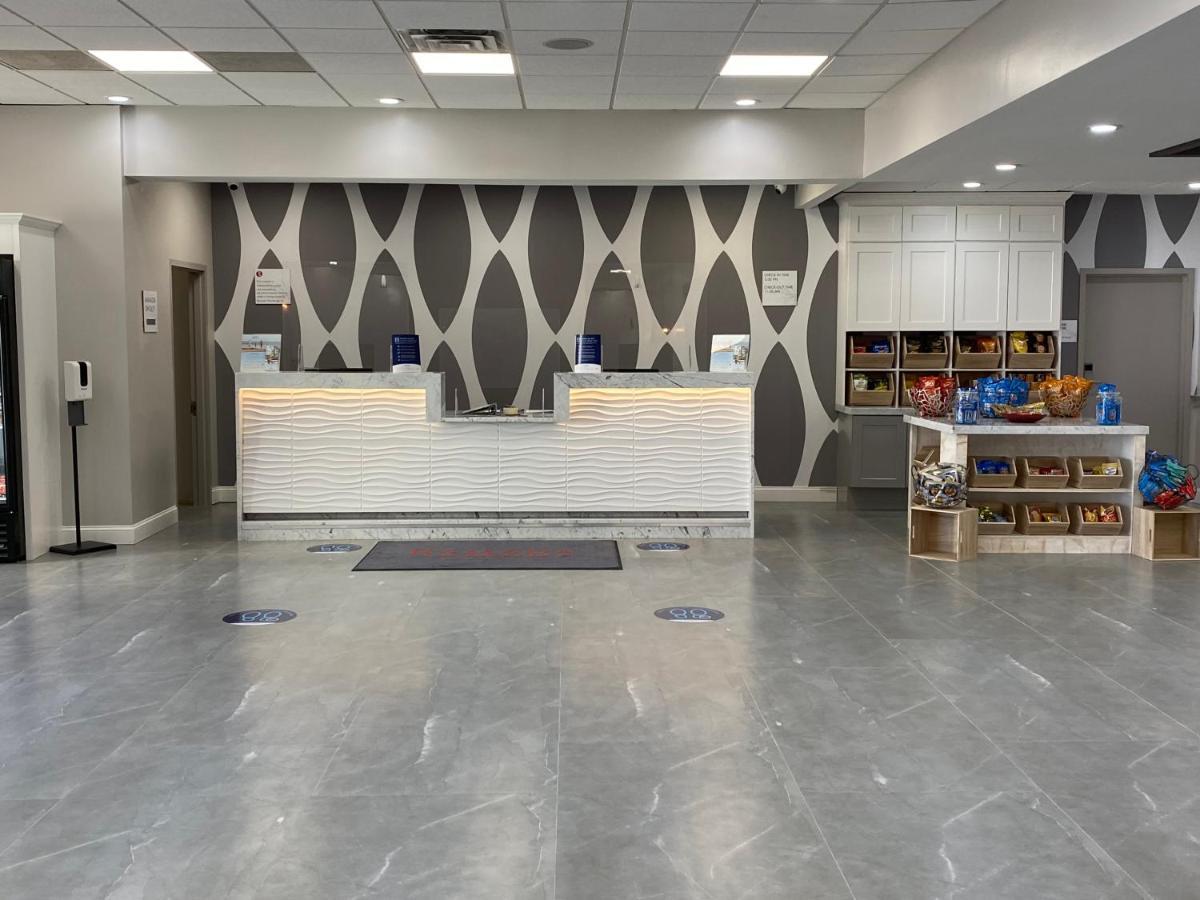 Hotel Ramada By Wyndham Hartford North - Bradley Airport Windsor Locks Exterior foto